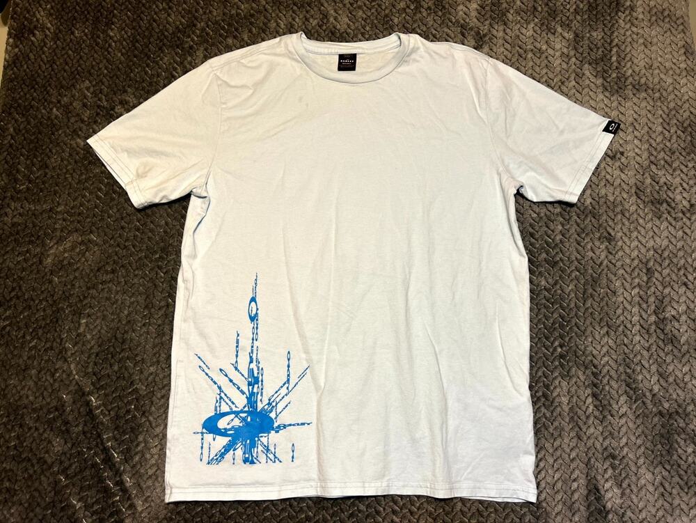 Oakley T-Shirt Men's XL White Graphic Print Regular Fit Short Sleeve Pullover